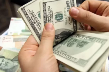 تعریف ابزار جدید مالی برای جذب دلارهای خانگی – جمهورآنلاین