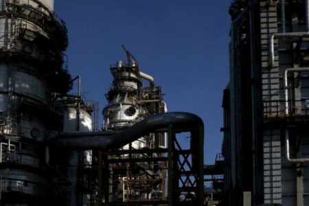 صنعت نفت پیشگام در داخلی سازی تجهیزات پیشرفته – جمهورآنلاین