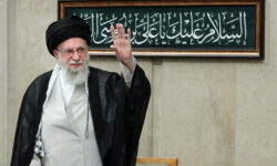 پیام رهبر انقلاب به مناسبت قهرمانی تیم ملی کشتی آزاد در جهان