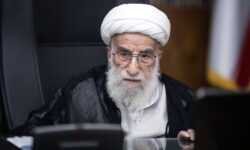 بیانات مقام معظم رهبری نقشه راه مواجهه با توطئه‌هاست