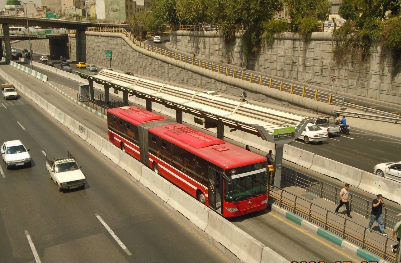 ایمن‌سازی مسیر ویژه اتوبوس‌های تندرو در محدوده ایستگاه BRT سبلان – جمهور نیوز