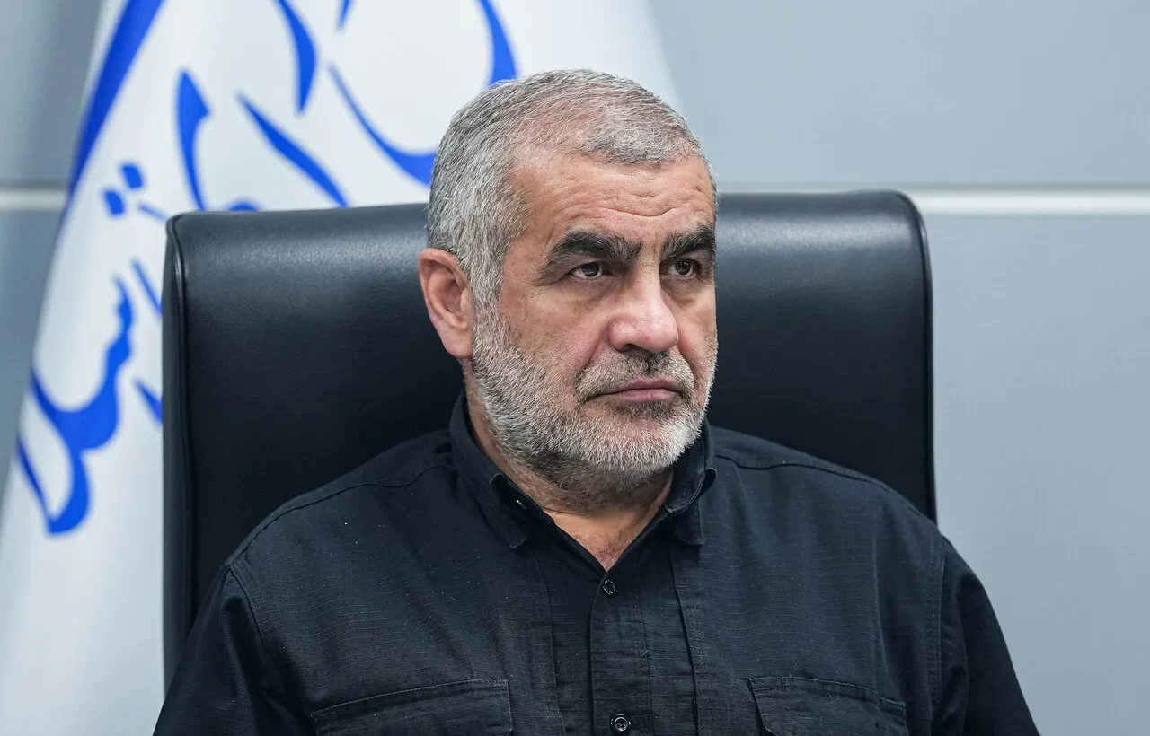مسئولان در دولت و مجلس باید عامل اقتدار سیاسی و اقتصادی کشور باشند