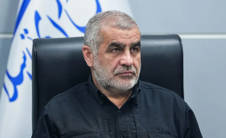 مسئولان در دولت و مجلس باید عامل اقتدار سیاسی و اقتصادی کشور باشند