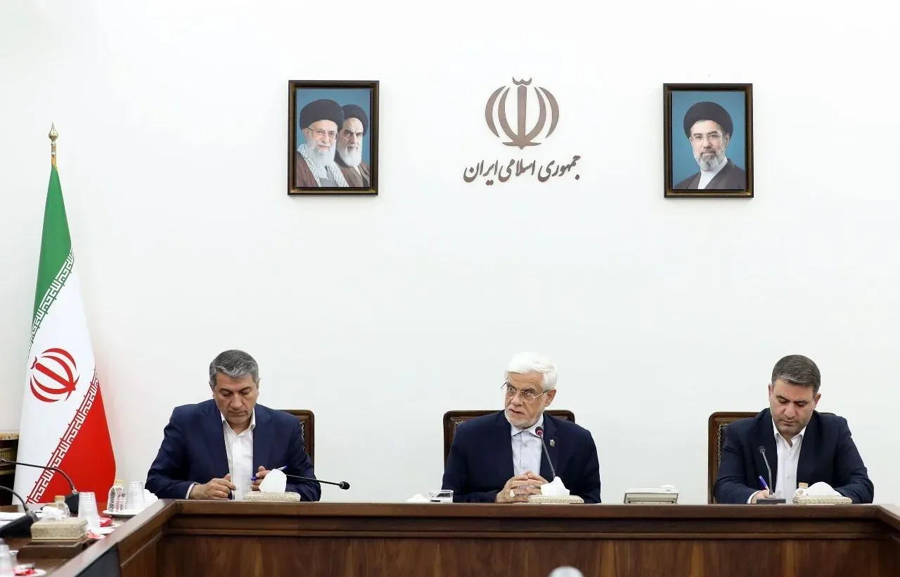 عارف: طرح «مقابله با نفوذ بیگانگان» به فعالیت علمی کشور ضربه می‌زند