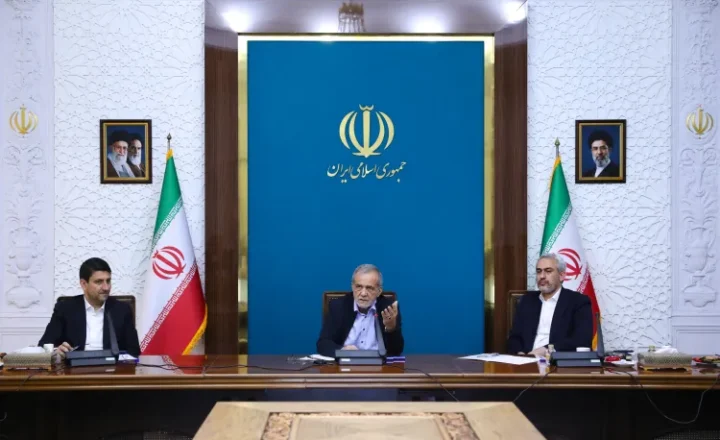 دریافت هرگونه خدمت در کشور منوط به ارائه کد پستی و کد ملی می‌شود
