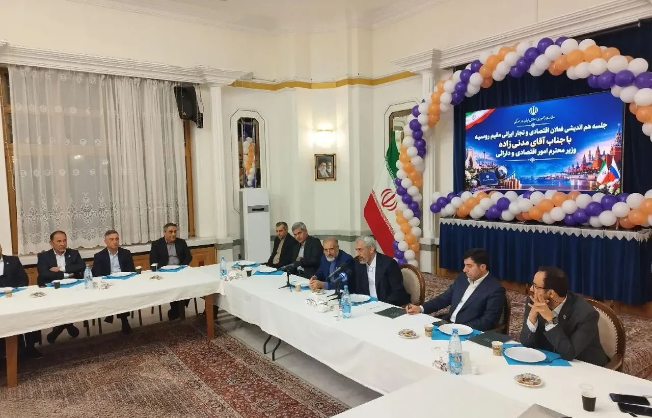 وزیر اقتصاد در جمع تجار ایرانی مقیم مسکو: توسعه روابط با روسیه در اولویت دولت چهاردهم است