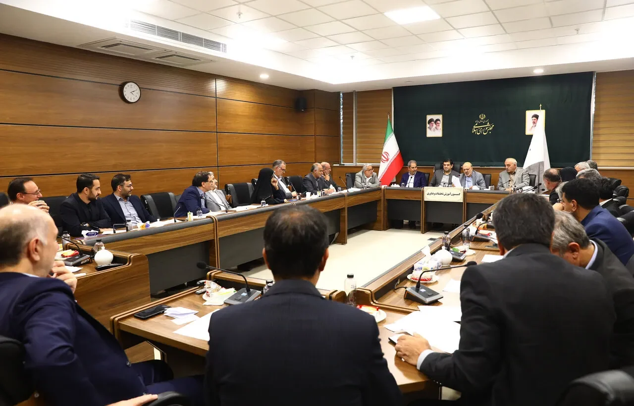 تعهد پزشکان برای خدمت در مناطق کم‌برخوردار اصلاح شد