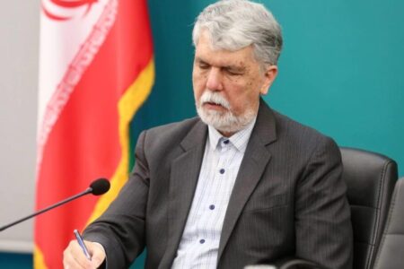 تئاتر روی زنده زندگی است