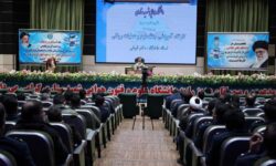 استاد دانشگاه تهران:مدیران رسانه ها و هنرمندان، افسران جنگ نرم هستند – جمهورآنلاین