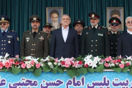 نیروهای انتظامی دژها، زینت و باعث عزت مملکت و کشور هستند – جمهورآنلاین