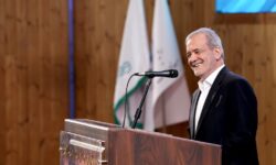 ایران شایسته بهترین‌هاست/ باید با همدلی آینده‌ای بهتر بسازیم – جمهورآنلاین