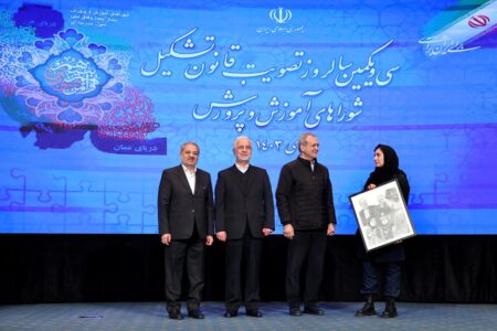 سعادت نه در خواندن آیات و روایات، بلکه در عمل کردن به آنهاست – جمهورآنلاین