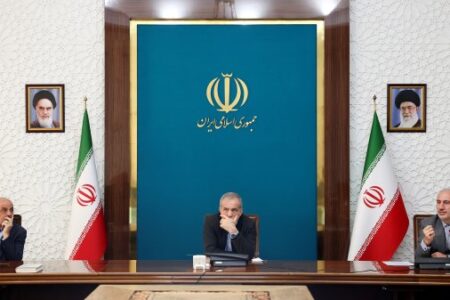 برگزاری جلسه پیگیری تسریع در احداث نیروگاه‌های برق خورشیدی – جمهورآنلاین