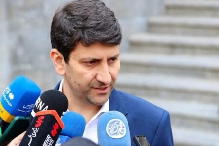 از ظرفیت‌های تئاتر حداکثر استفاده را داشته باشیم