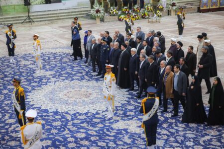 اگر به دستورات الهی عمل کنیم نه اینکه صرفابخوانیم،هیچ قدرتی نمی‌تواند علیه ماقلدری کند – جمهورآنلاین