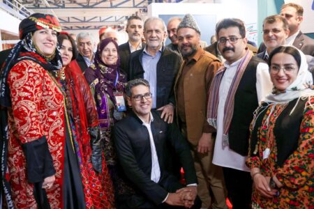 ما می‌خواهیم با همه برادران خود در دنیا در صلح و آرامش زندگی کنیم – جمهورآنلاین