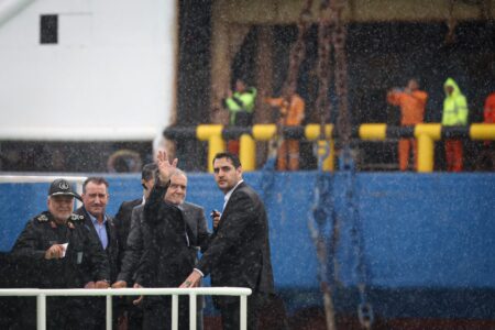 بازدید دکتر پزشکیان از صنایع کشتی‌سازی شهید محلاتی بوشهر – جمهورآنلاین