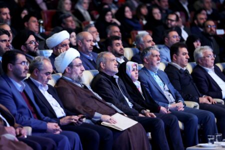 باوردارم که بالطف خدا وانسجام درکشور با قدرت وعزت ازبحران‌هاومشکلات عبور می‌کنیم – جمهورآنلاین