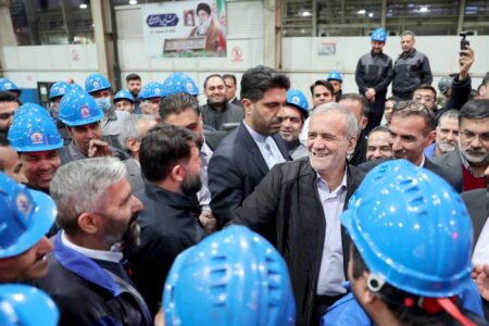 ما نمی‌ترسیم؛ می‌مانیم و می‌سازیم و با قدرت هم خواهیم ساخت – جمهورآنلاین