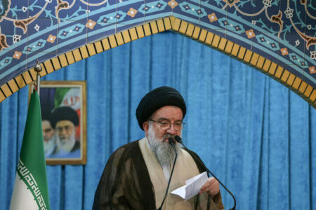 آیت‌الله خاتمی: رئیس‌جمهور آمریکا تروریست‌پرور است – جمهورآنلاین