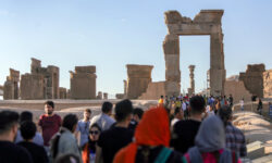 حافظیه و تختجمشید در صدر اماکن پربازدید تاریخی در نخستین روزهای نوروز