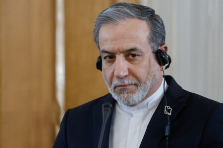 پیشنهادات سیاسی آمریکا را با تردید زیاد می‌نگریم – جمهورآنلاین