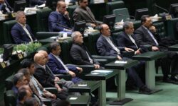 بیش از هر زمان دیگری به انسجام، همراهی و تصمیم‌گیری‌های آگاهانه نیاز داریم – جمهورآنلاین