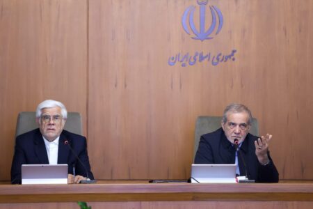 اراده جدی دولت در پیشبرد برنامه توسعه زیرساخت‌های تولید برق خورشیدی – جمهورآنلاین