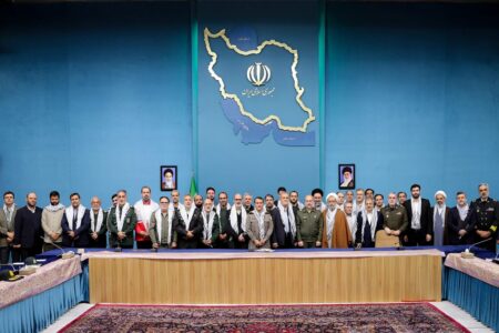 قدردانی از خون شهدا با رفع مشکلات کشور و خدمت به مردم میسر است – جمهورآنلاین