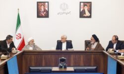 آگاه‌سازی جامعه به پرداخت زکات باید با شیوه‌های تشویقی و داوطلبانه باشد و نه دولتی – جمهورآنلاین