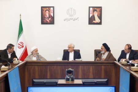 آگاه‌سازی جامعه به پرداخت زکات باید با شیوه‌های تشویقی و داوطلبانه باشد و نه دولتی – جمهورآنلاین