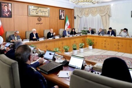 همه مراکز دولتی به پنل‌های خورشیدی تجهیز می‌شوند – جمهورآنلاین