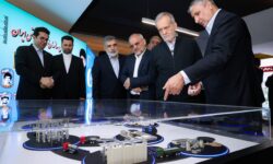 بازدید دکتر پزشکیان از نمایشگاه دستاوردهای صنعت هسته‌ای کشور – جمهورآنلاین