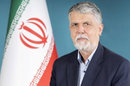 وزیر فرهنگ و ارشاد اسلامی به منظور شرکت در مراسم تشییع پاپ عازم رم شد