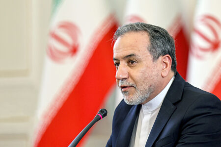 درباره موضوعات مورد اختلاف، مواضع دوطرف به یکدیگر نزدیک‌تر شده – جمهورآنلاین