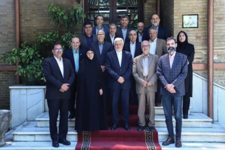 باید نگاه جوانان از خارج مرزها به مرکز و داخل کشور متمرکز شود – جمهورآنلاین