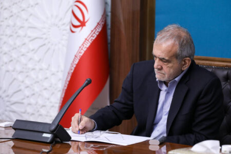 مناظره می‌‌تواند به عنوان ابزاری کارآمد برای حل اختلافات، زمینه‌ساز «وفاق ملی» شود – جمهورآنلاین