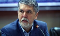 زبان فارسی از هویت ایرانی اسلامی تفکیکناپذیر است