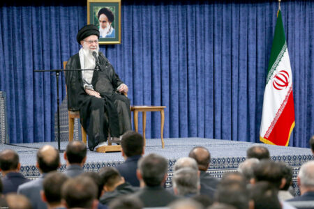 جمهوری اسلامی برای غنی سازی منتظر اجازه «این و آن» نیست – جمهورآنلاین