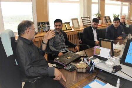 بازدید علیرضا دبیر رئیس فدراسیون كشتی از ذوب آهن اصفهان