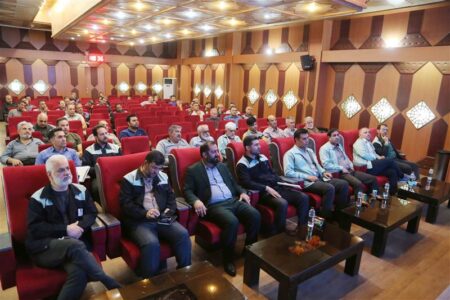 دوره آموزشی رانندگی تدافعی ویژه رانندگان خودروهای سبك در ذوب‌آهن اصفهان