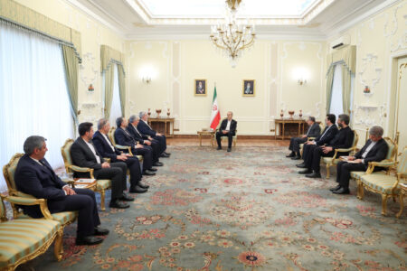 گسترش همکاری‌ها با کشورهای مختلف، ایران را در برابر تکانه‌ها مقاوم می‌کند – جمهورآنلاین