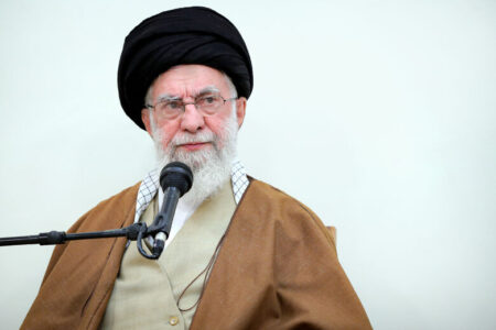 آمریکایی‌ها بدانند ملت ایران تسلیم‌شدنی نیست