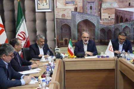 حرکت به سوی مشتری‌مداری هوشمند و توسعه خدمات غیرحضوری در دستور کار است