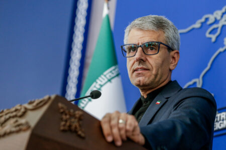 بقائی: مذاکره اگر از صحنه نبرد دشوارتر نباشد، ساده‌تر از آن نیست – جمهورآنلاین