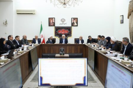 در صورت نیاز انبارهایی که مملو از کالا است را باز می‌کنیم