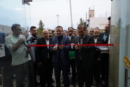 نخستین دفتر خدمات هوشمند مناطق آزاد در ارس افتتاح شد / اولین گردشگر خارجی کارت مناطق آزاد ایران را دریافت کرد – جمهورآنلاین