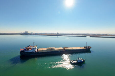 در تعطیلات نوروزی، جریان ترانزیت کالا در منطقه آزاد انزلی فعال بود: حمل‌ونقل ۵۹ هزار تن كالا توسط ۱۷ فروند كشتی