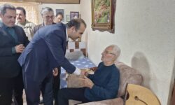 هم‌زمان با بیست و هفتمین سالگرد درگذشت کاپیتان سیروس قایقران؛ تجلیل طاعتی مقدم از پدر سیروس قایقران و پدر فوتبال گیلان