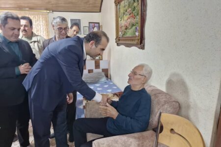 هم‌زمان با بیست و هفتمین سالگرد درگذشت کاپیتان سیروس قایقران؛ تجلیل طاعتی مقدم از پدر سیروس قایقران و پدر فوتبال گیلان